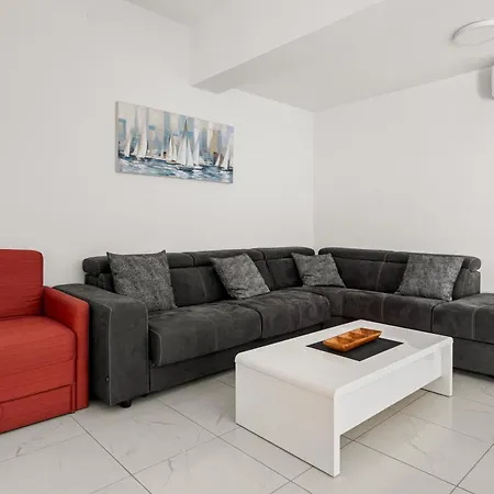 Vrh Apartment *
