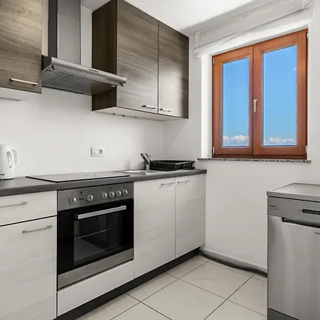 Vrh Apartment *